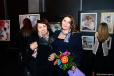 В Port Baku Mall открылась выставка 18 талантливых женщин-художниц "Вечная сила цвета" (ФОТО)