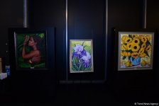 В Port Baku Mall открылась выставка 18 талантливых женщин-художниц "Вечная сила цвета" (ФОТО)