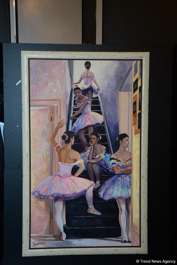 В Port Baku Mall открылась выставка 18 талантливых женщин-художниц "Вечная сила цвета" (ФОТО)