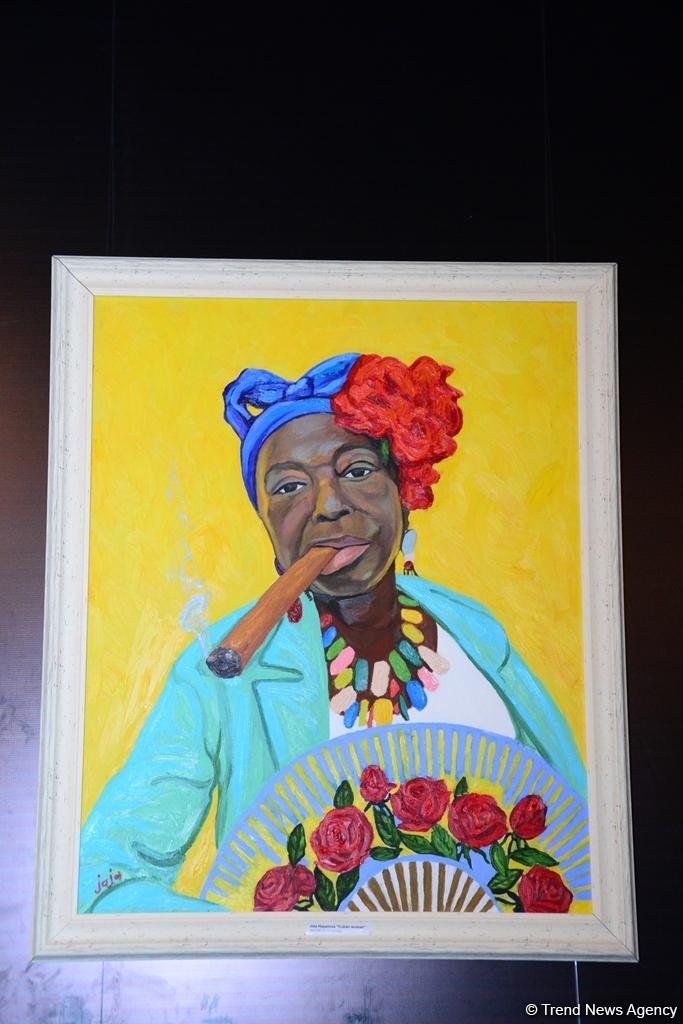 В Port Baku Mall открылась выставка 18 талантливых женщин-художниц "Вечная сила цвета" (ФОТО)