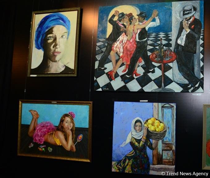 В Port Baku Mall открылась выставка 18 талантливых женщин-художниц "Вечная сила цвета" (ФОТО)