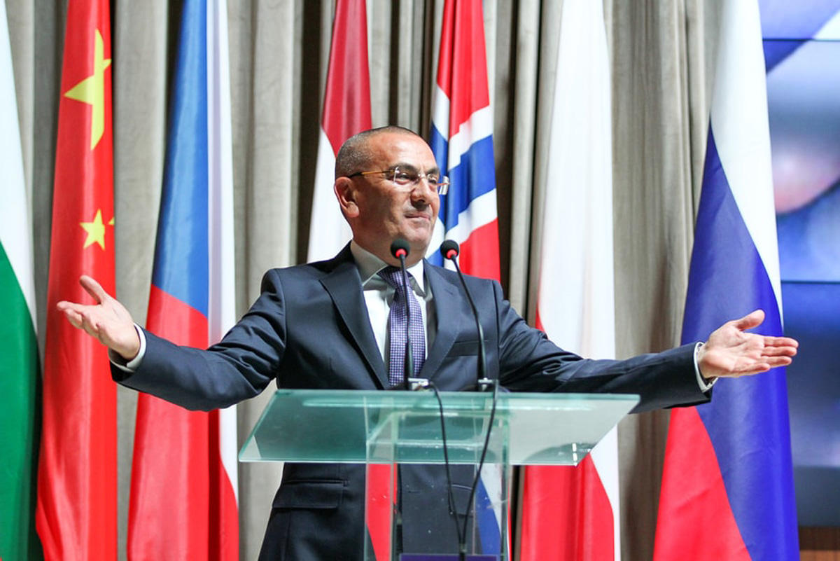 Лидеры мировых шахмат в Азербайджане – хорошее настроение на пути к победе (ФОТО)