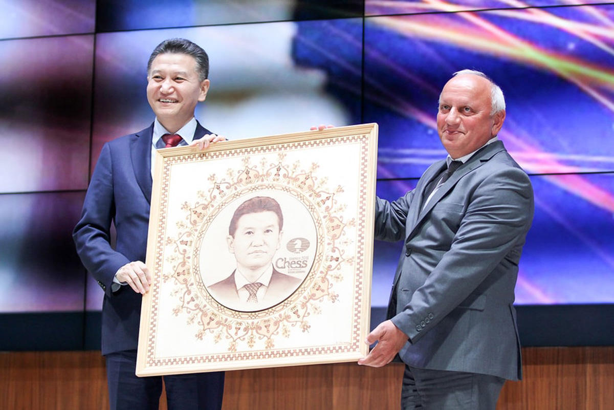 Лидеры мировых шахмат в Азербайджане – хорошее настроение на пути к победе (ФОТО)