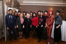 Женская мода и неоклассическая любовь азербайджанцев покорила Тбилиси (ФОТО)