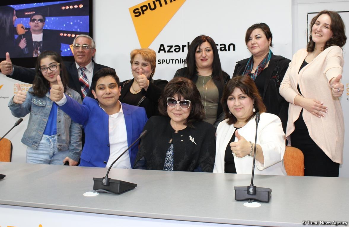 Флора Керимова: Перед вами сидит народная артистка Азербайджана (ФОТО)