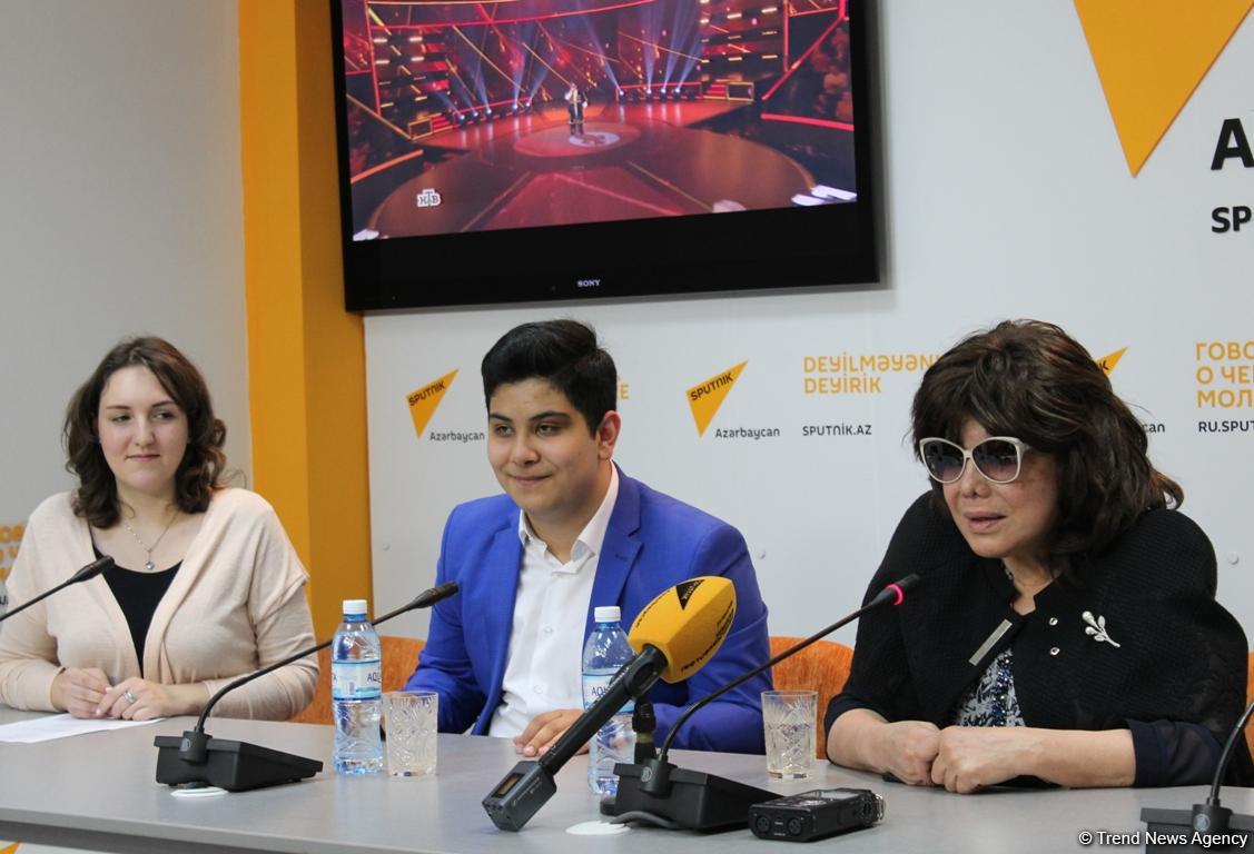 Флора Керимова: Перед вами сидит народная артистка Азербайджана (ФОТО)