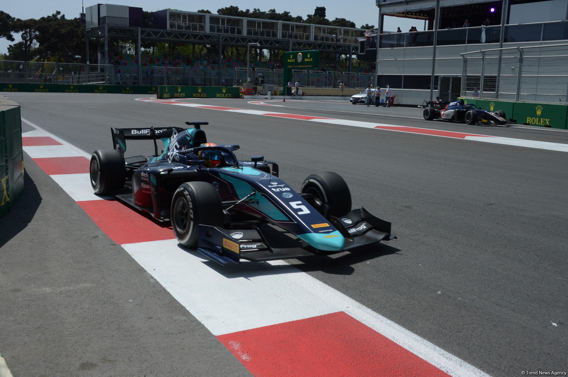 Определились лучшие пилоты практической сессии автогонок в классе FIA Formula-2 (ФОТО)