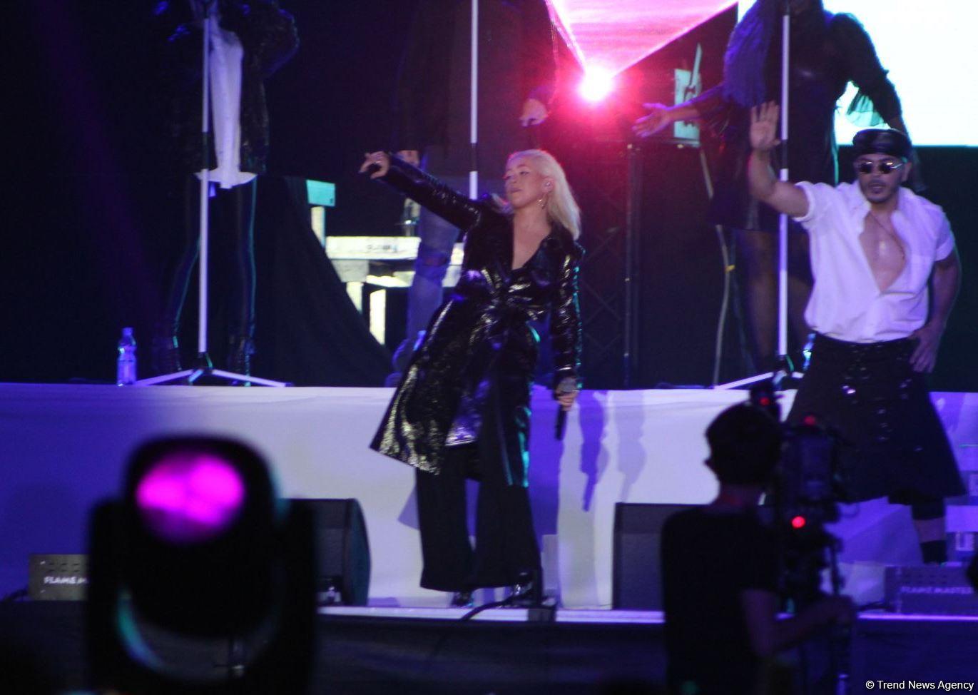 Фантастическое шоу Кристины Агилеры в рамках Гран-при Азербайджана Формулы 1 (ВИДЕО, ФОТО)