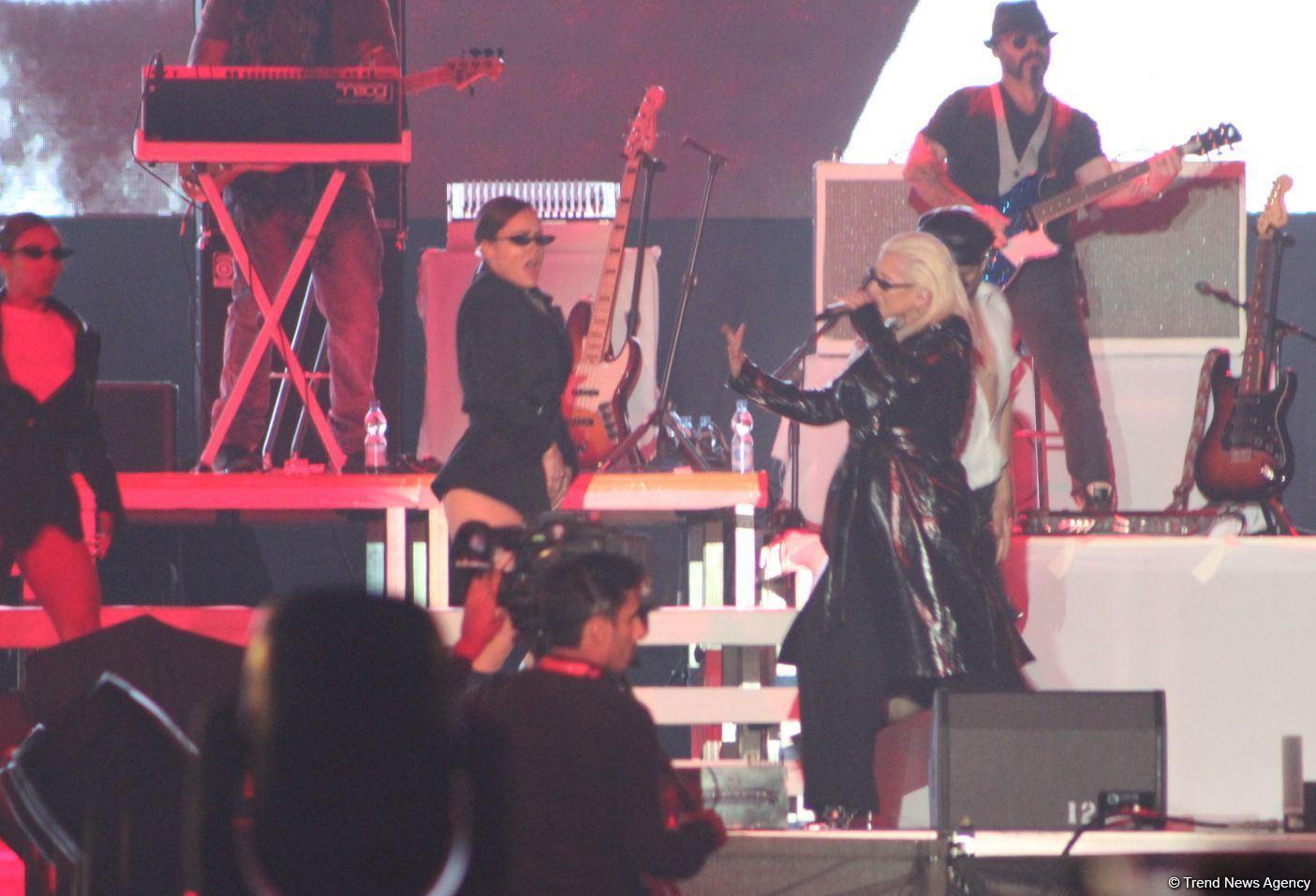 Фантастическое шоу Кристины Агилеры в рамках Гран-при Азербайджана Формулы 1 (ВИДЕО, ФОТО)