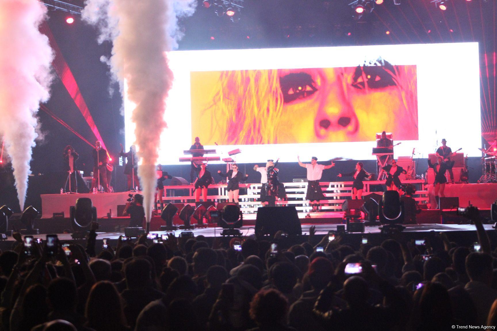 Фантастическое шоу Кристины Агилеры в рамках Гран-при Азербайджана Формулы 1 (ВИДЕО, ФОТО)