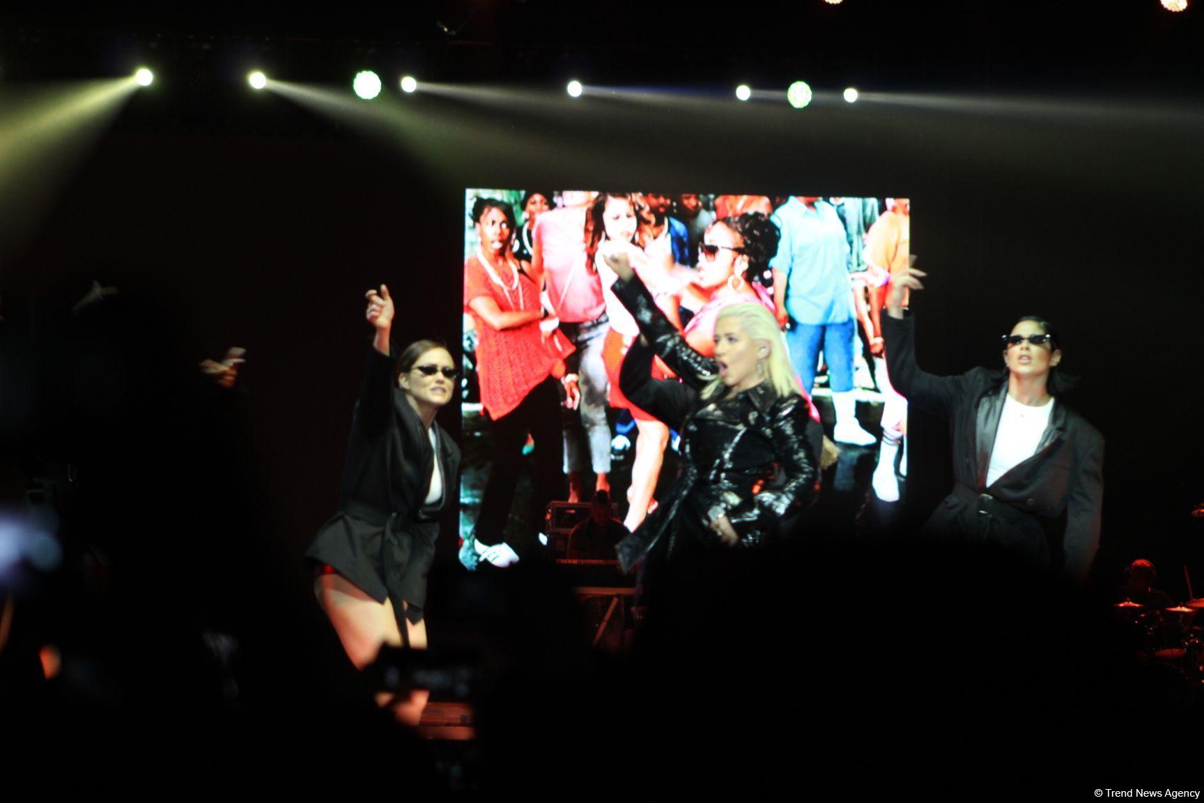 Фантастическое шоу Кристины Агилеры в рамках Гран-при Азербайджана Формулы 1 (ВИДЕО, ФОТО)