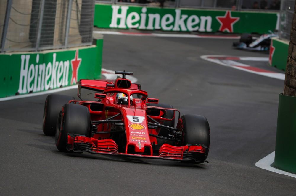 Президент Ильхам Алиев и его супруга Мехрибан Алиева наградили победителей Гран-при Азербайджана Формулы 1 (ФОТО, ВИДЕО)