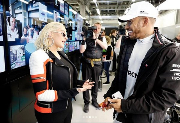 Люблю тебя, Баку - Кристина Агилера и Льюис Хэмилтон (ФОТО)