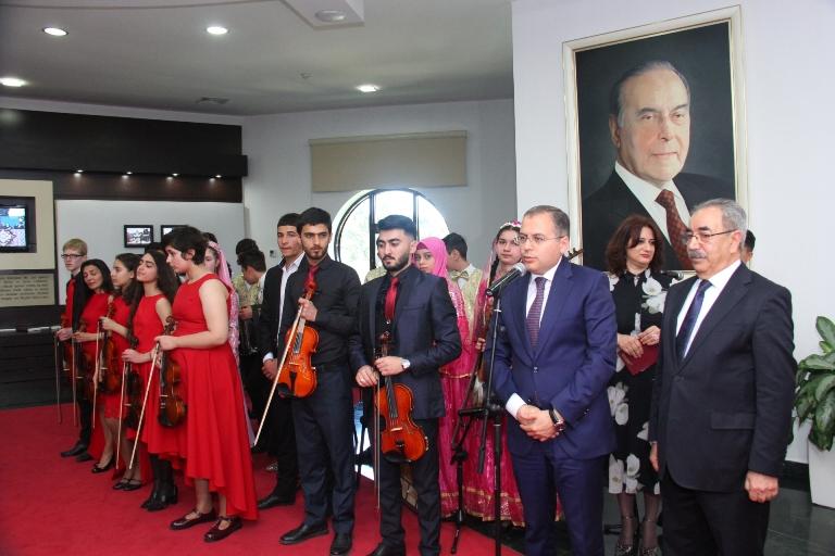Юные музыканты выступили с концертом, посвященным 95-летию со дня рождения общенационального лидера Гейдара Алиева (ФОТО)