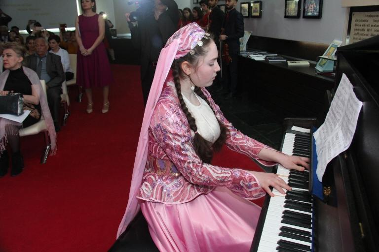 Юные музыканты выступили с концертом, посвященным 95-летию со дня рождения общенационального лидера Гейдара Алиева (ФОТО)