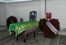 В Баку проводили в последний путь народного художника Токая Мамедова (ФОТО)