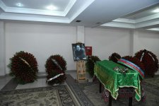 В Баку проводили в последний путь народного художника Токая Мамедова (ФОТО)