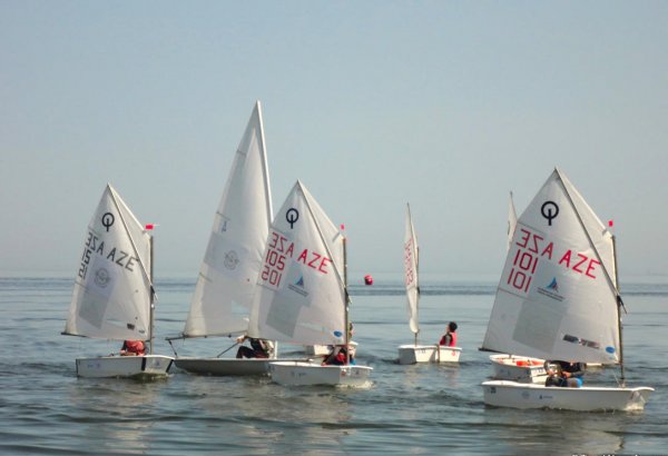 В Баку проходит регата парусных яхт, посвященная 95-й годовщине со дня рождения общенационального лидера Гейдара Алиева (ФОТО)