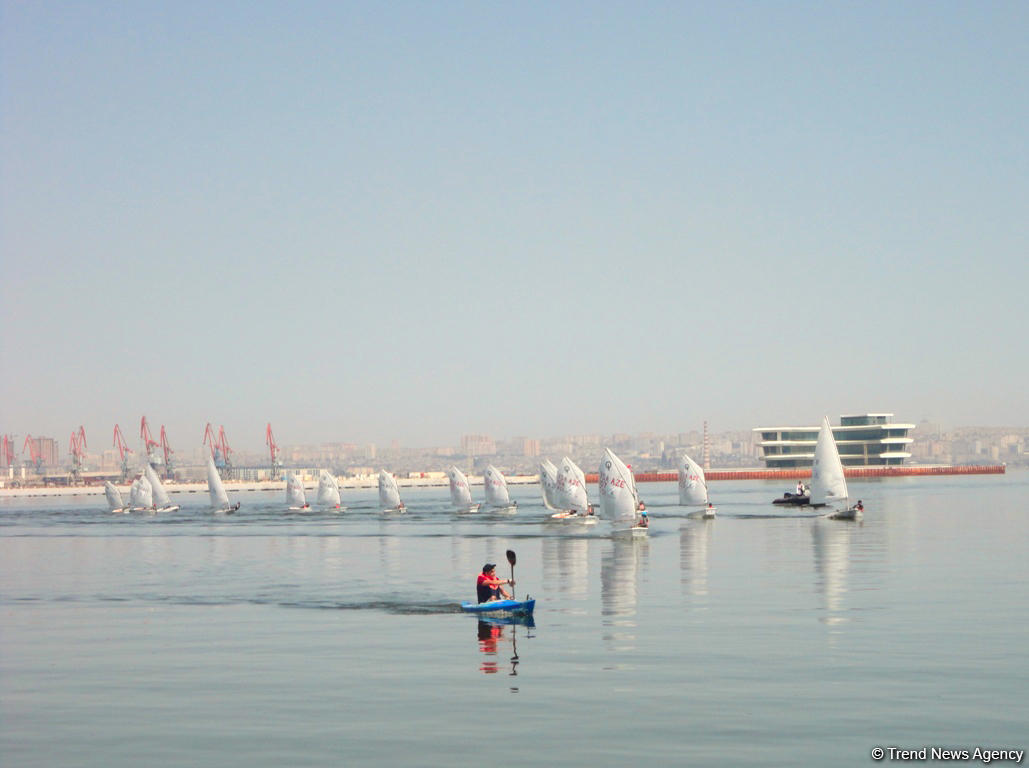 В Баку проходит регата парусных яхт, посвященная 95-й годовщине со дня рождения общенационального лидера Гейдара Алиева (ФОТО)