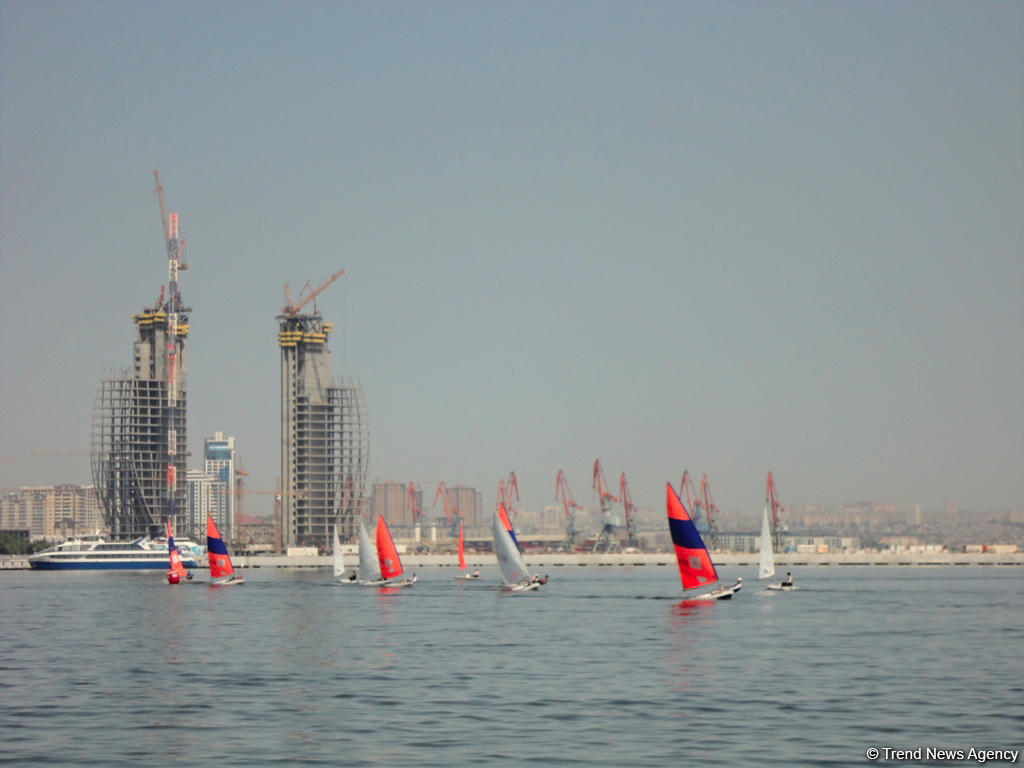 В Баку проходит регата парусных яхт, посвященная 95-й годовщине со дня рождения общенационального лидера Гейдара Алиева (ФОТО)