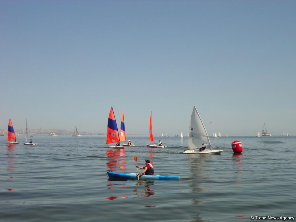 В Баку проходит регата парусных яхт, посвященная 95-й годовщине со дня рождения общенационального лидера Гейдара Алиева (ФОТО)