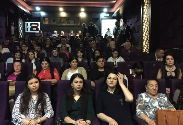 Кино для всех: фильм "Dolu" показали людям с нарушением зрения  и слуха (ФОТО)