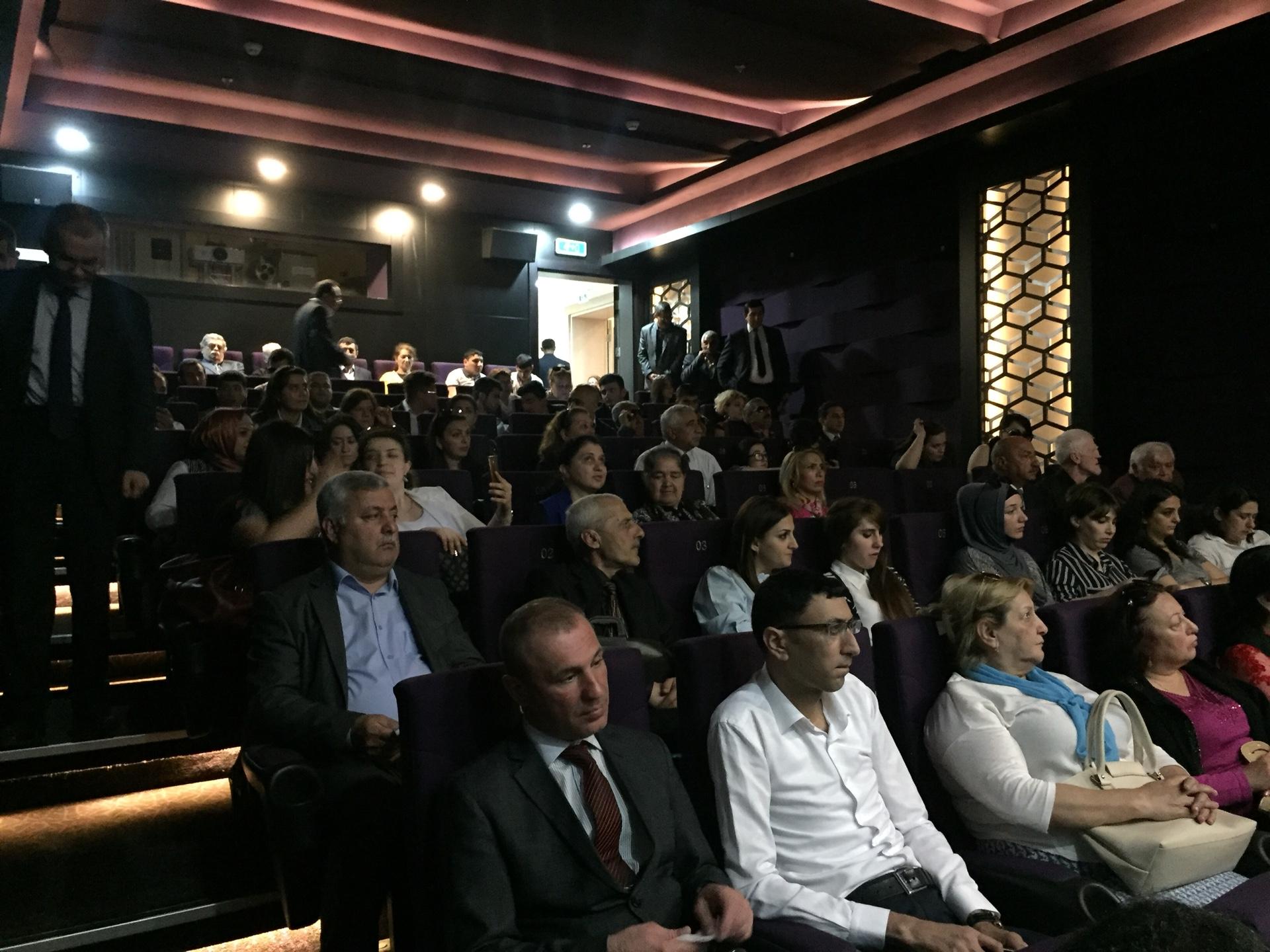 Кино для всех: фильм "Dolu" показали людям с нарушением зрения  и слуха (ФОТО)