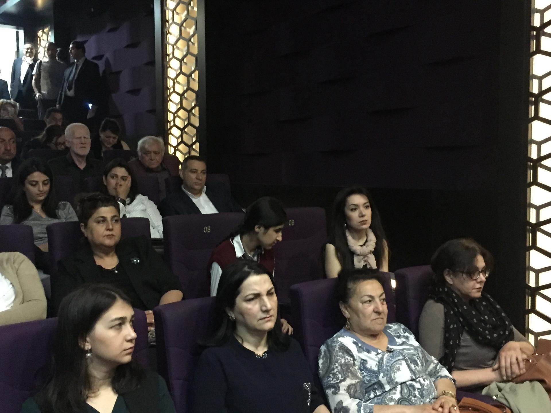 Кино для всех: фильм "Dolu" показали людям с нарушением зрения  и слуха (ФОТО)