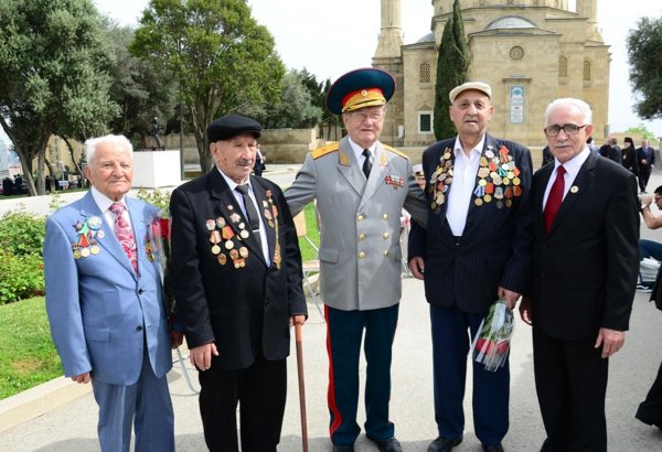 В Азербайджане выплата единовременной материальной помощи ветеранам ВОВ завершится до 5 мая