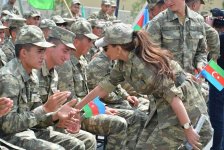 В Евлахе прошел праздничный концерт для военнослужащих (ФОТО)