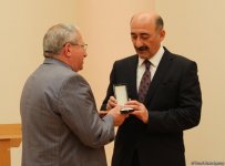 В Баку состоялось награждение деятелей культуры и искусства (ФОТО)