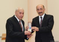 В Баку состоялось награждение деятелей культуры и искусства (ФОТО)