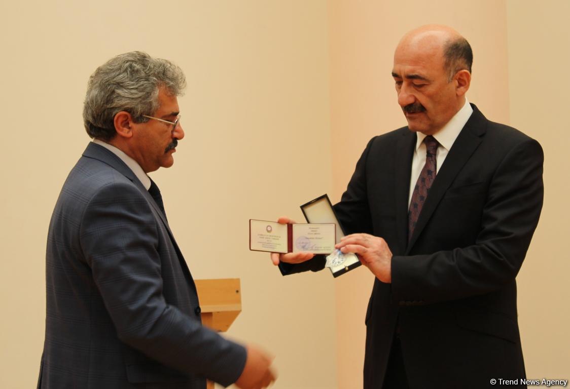 В Баку состоялось награждение деятелей культуры и искусства (ФОТО)