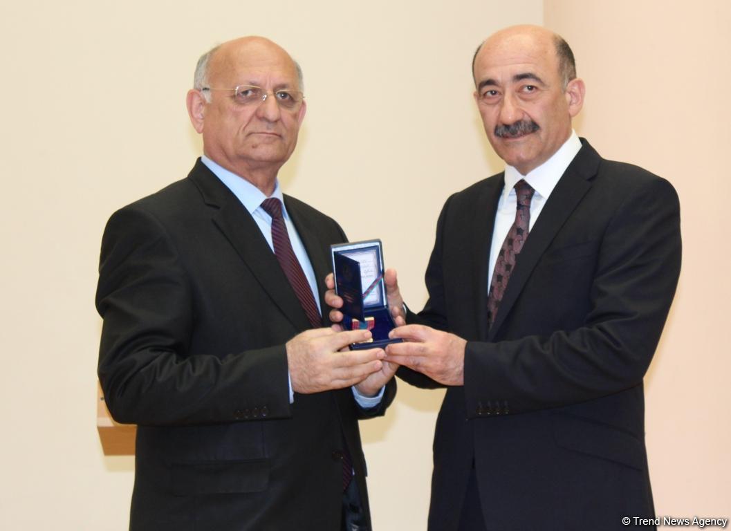 В Баку состоялось награждение деятелей культуры и искусства (ФОТО)