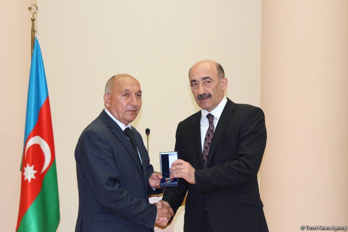 В Баку состоялось награждение деятелей культуры и искусства (ФОТО)