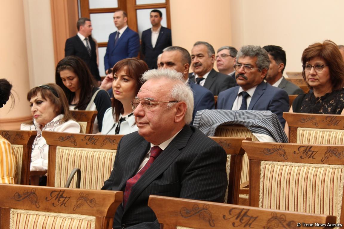 В Баку состоялось награждение деятелей культуры и искусства (ФОТО)