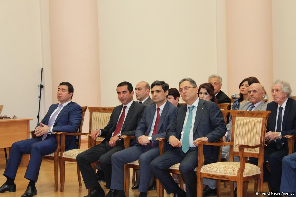 В Баку состоялось награждение деятелей культуры и искусства (ФОТО)