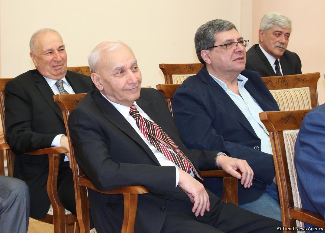 В Баку состоялось награждение деятелей культуры и искусства (ФОТО)