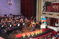 Выступление азербайджанских музыкантов в Белграде встречено бурными аплодисментами (ФОТО)