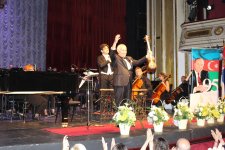 Выступление азербайджанских музыкантов в Белграде встречено бурными аплодисментами (ФОТО)