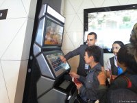 Иностранцы смогут получать визу в аэропорту в Баку через терминалы самообслуживания (ФОТО)