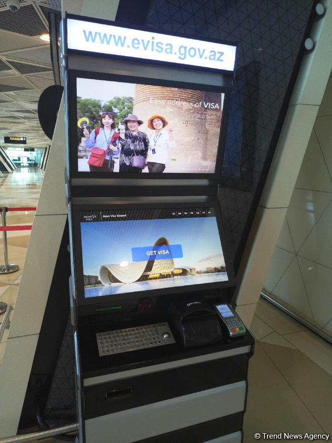 Иностранцы смогут получать визу в аэропорту в Баку через терминалы самообслуживания (ФОТО)