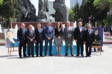 Праздник книги в Баку с участием звезд (ФОТО)