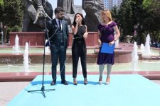 Праздник книги в Баку с участием звезд (ФОТО)