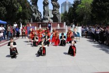 Праздник книги в Баку с участием звезд (ФОТО)