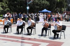 Праздник книги в Баку с участием звезд (ФОТО)