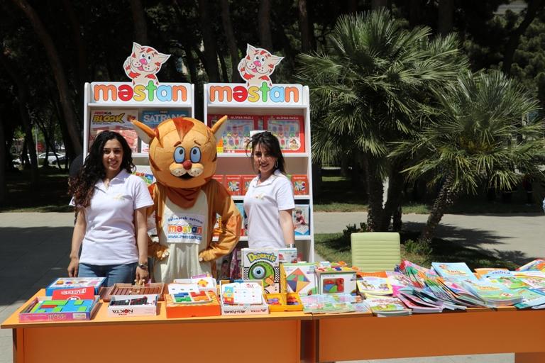 Праздник книги в Баку с участием звезд (ФОТО)