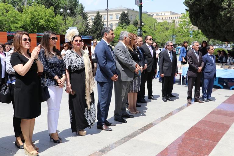 Праздник книги в Баку с участием звезд (ФОТО)