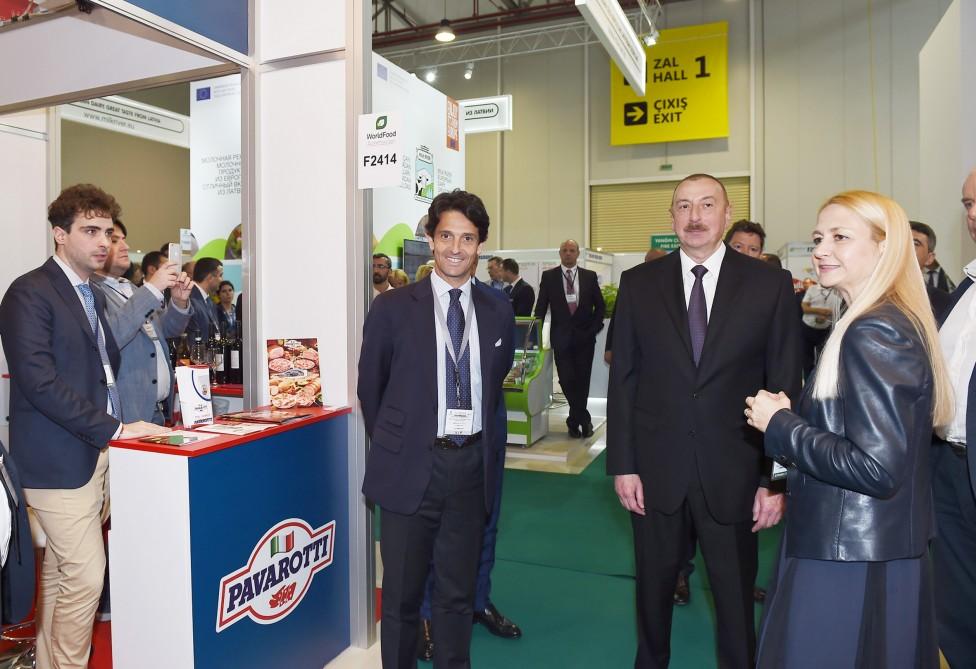 Президент Ильхам Алиев ознакомился с XXIV Азербайджанской международной продовольственной выставкой (ФОТО)