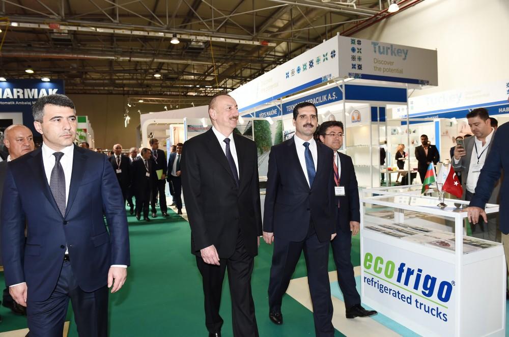 Президент Ильхам Алиев ознакомился с XXIV Азербайджанской международной продовольственной выставкой (ФОТО)